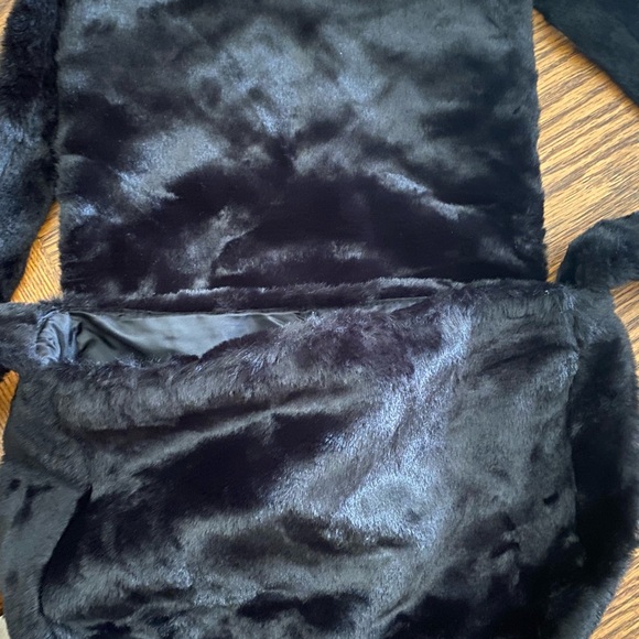 H&M black fur crossbody bag - Picture 3 of 4